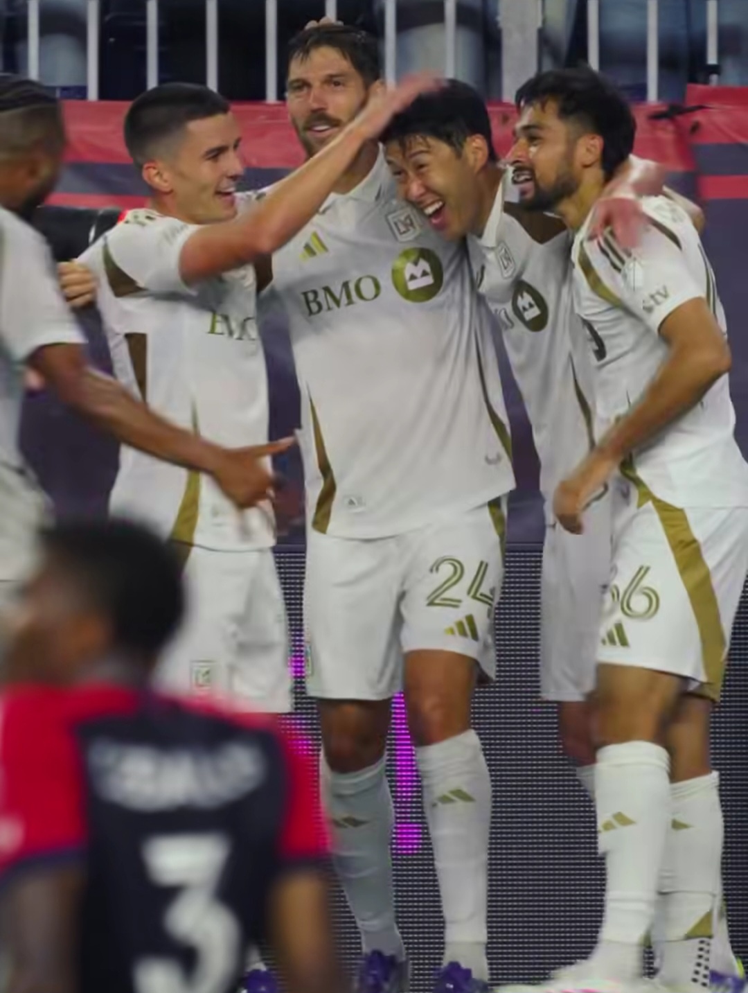 “웃음부터 바꿨다”…손흥민, LAFC 분위기까지 바꾼 ‘문화형 리더’ 1